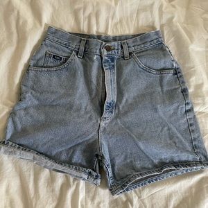 Vintage Lee high rise denim shorts—size 25-27